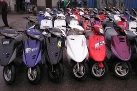 Кабмин ввел права для водителей мопедов