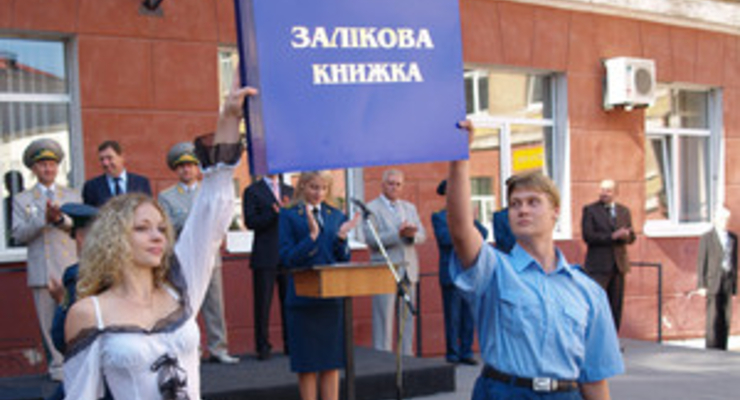 Студентов-троечников хотят лишить стипендии