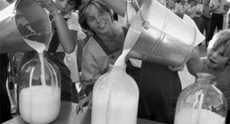 Молокозаводам запретят скупать молоко у населения