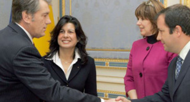 МВФ еще не решил, когда даст денег Украине