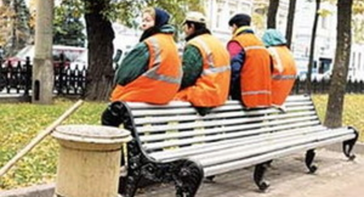 Рынок труда в Украине: на вакансию дворника – 5 человек на место…