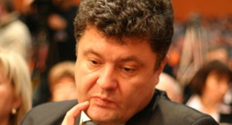 Порошенко назвал причины обвала гривни