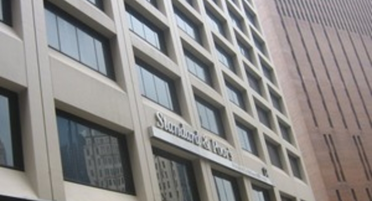Рейтинг 12 крупнейших мировых банков снижен агентством Standard & Poor's