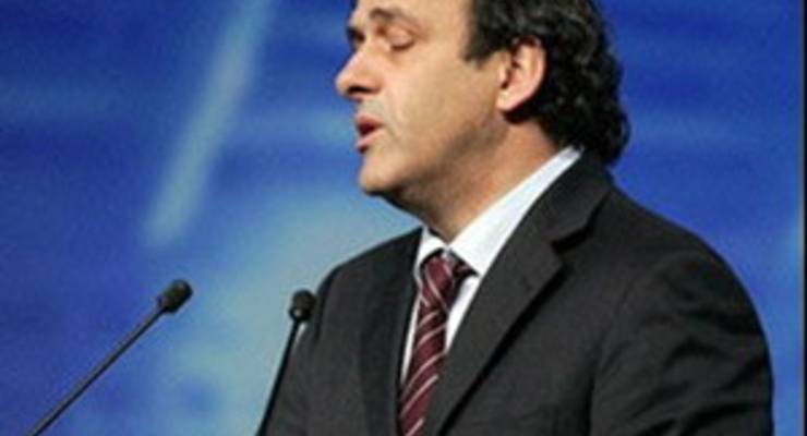 Платини: Польша может провести ЕВРО-2012 без Украины