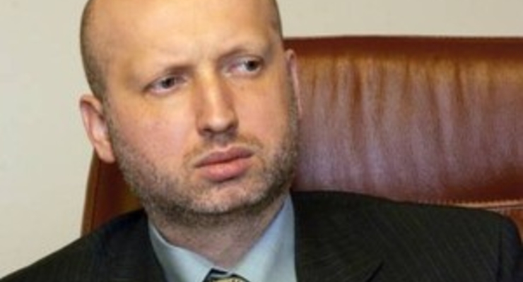Турчинов поручил КГГА вдвое снизить тарифы на проезд