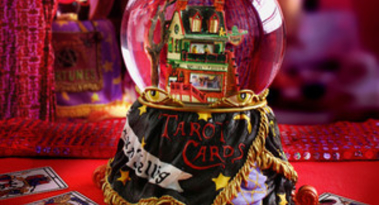 В Украине «гадалка» и «астролог» официально стали профессиями