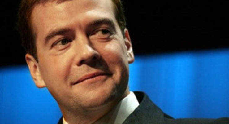 Медведев хочет поскорее перейти на расчет в рублях за газ и нефть