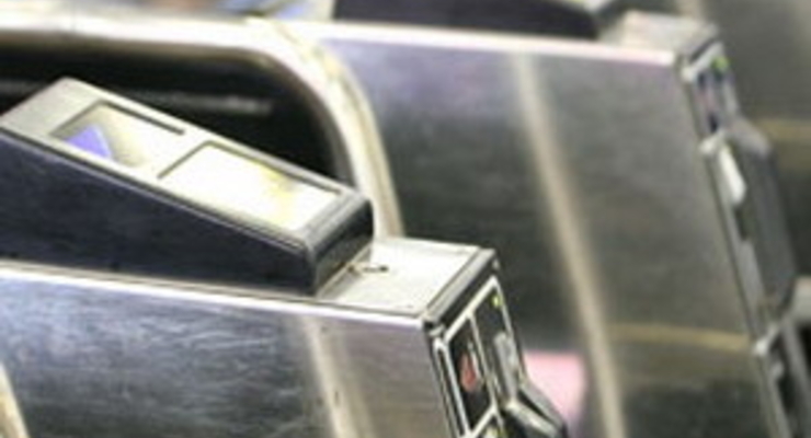 Киевляне бросились скупать проездные на метро