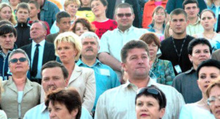 Половина украинцев относят себя к среднему классу