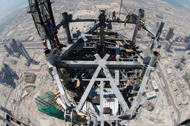 Небоскреб Burj Dubai станет выше еще на 52 метра (фото)