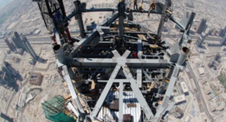 Небоскреб Burj Dubai станет выше еще на 52 метра (фото)