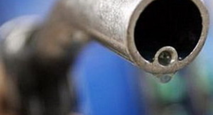 Цены на бензин в Украине понизятся на 10%, - эксперт