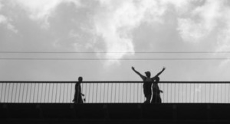 Турист из Николаева заснул на краю 25-метрового моста