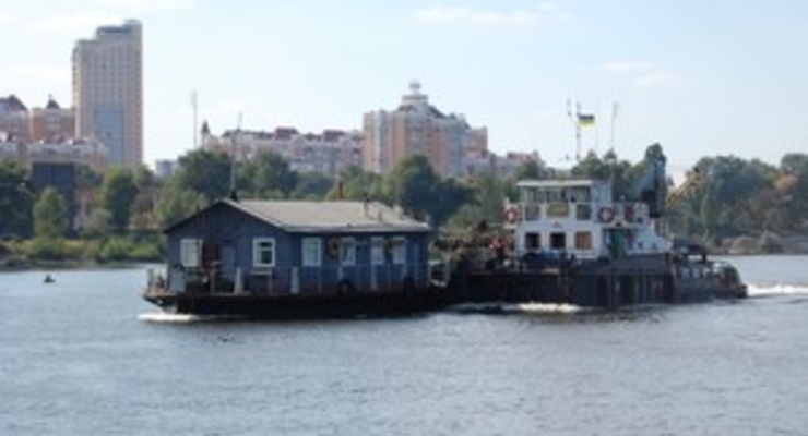 Чтобы не покупать дорогую землю, дом можно построить на воде