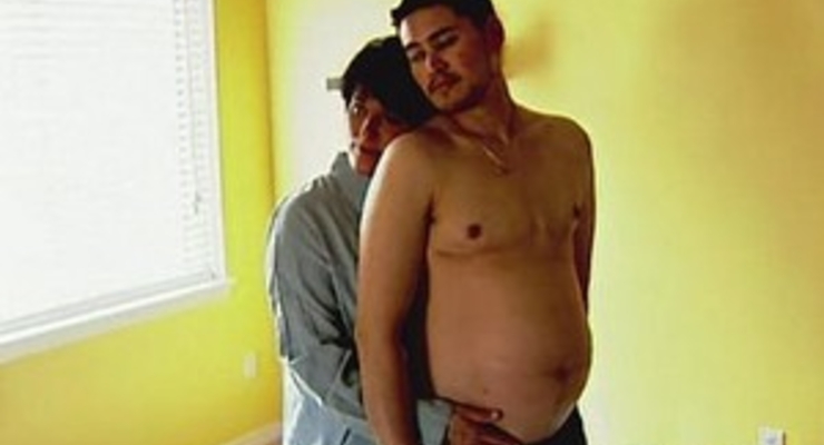 Мужчина, благополучно родивший дочь, имеет свой бизнес (фото)