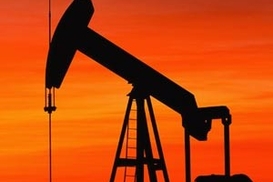 Цены на нефть впервые достигли отметки 140 долларов за баррель