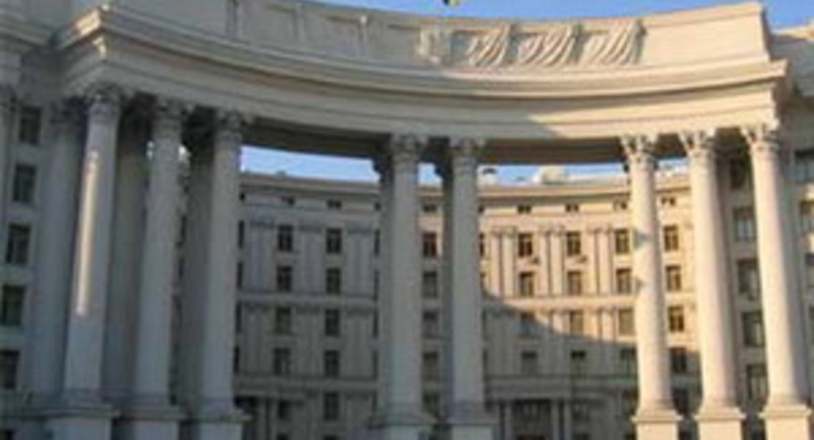 Украинский МИД настоятельно просит Россию не совать нос не в свои дела