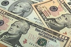 Доллар упал по отношению к евро до двухнедельного минимума