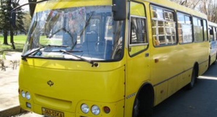 В Крыму перевернулся автобус «Богдан»