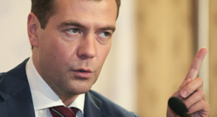 Медведев пытается контролировать Ющенко?