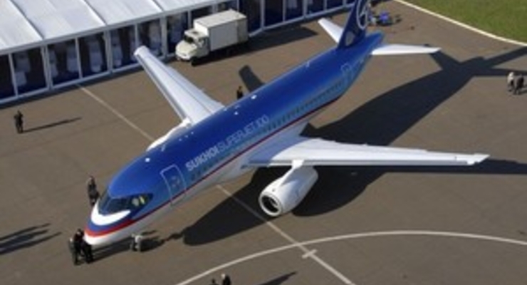 Россияне испытали новый пассажирский лайнер Sukhoi SuperJet 100 (ФОТО)