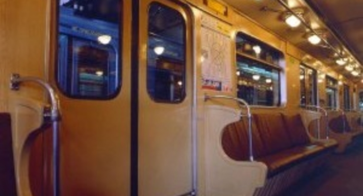 В московском метро станции объявляют известные актеры