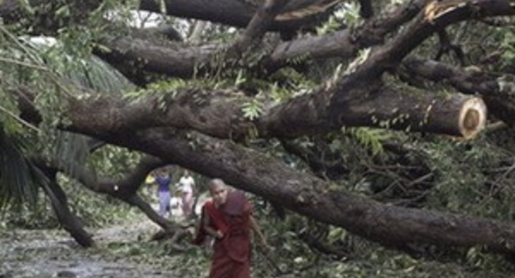 Власти Мьянмы знали о приближении циклона?!