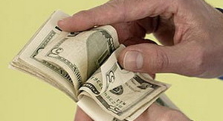 До конца года курс доллара не упадет ниже 4,95, - Порошенко