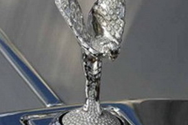 Эмблему Rolls Royce инкрустировали бриллиантами (фото)