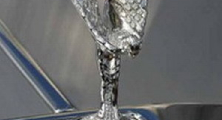 Эмблему Rolls Royce инкрустировали бриллиантами (фото)