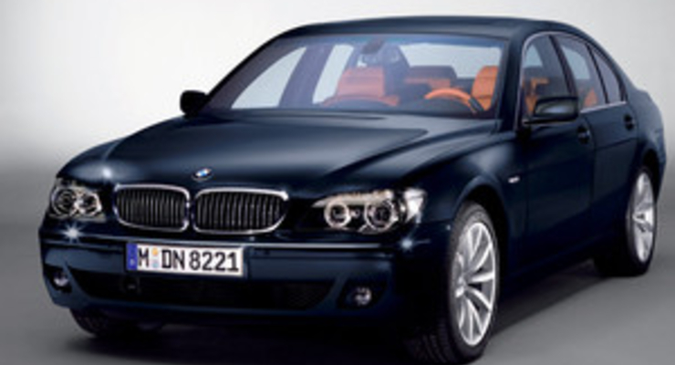 Автомобили BMW будут идентифицировать водителя по лицу