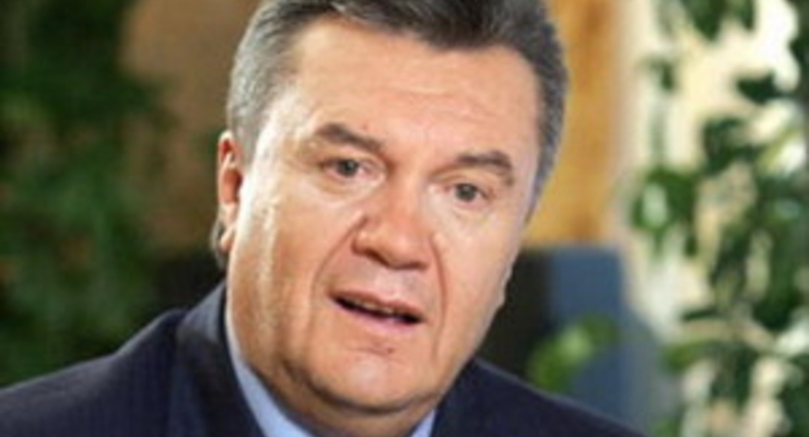 Янукович уже поздравил Медведева с победой