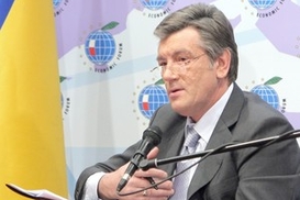 Ющенко отчитал Тимошенко теперь еще и за бюджет