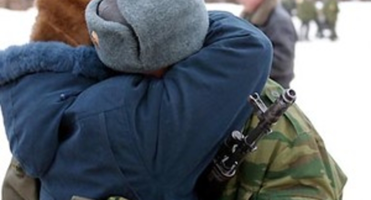 Переход армии на контрактную основу под угрозой срыва – Ющенко