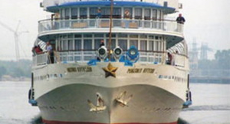 В Ильичевске буксир протаранил теплоход