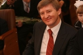 Яценюк наказал не Ахметова, а инвалидов и малообеспеченных