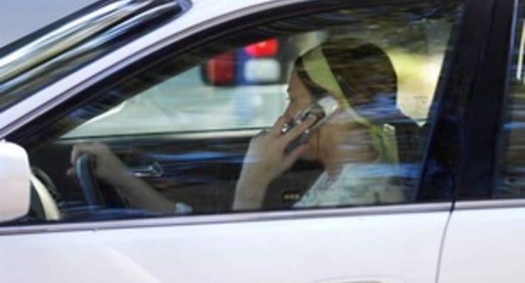 БЮТ предлагает штрафовать болтливых водителей