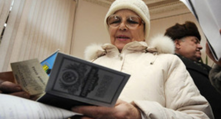 Еще одна смерть в очереди за 1000 грн. Теперь в Виннице