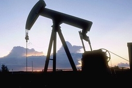 Нефть продолжает дешеветь в ожидании рецессии в США