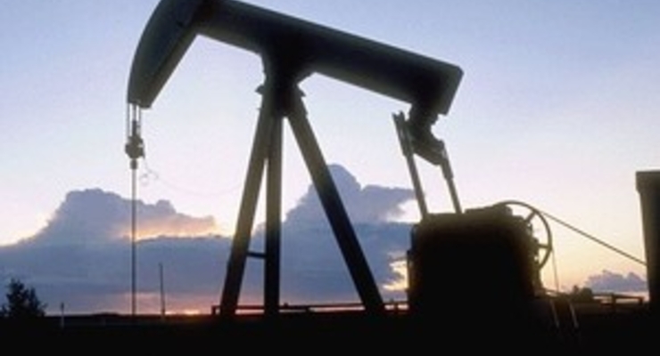 Нефть продолжает дешеветь в ожидании рецессии в США