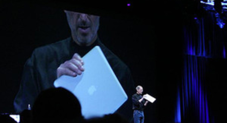 Компания Apple представила самый тонкий в мире ноутбук (фото)