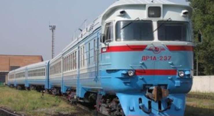 В Славском под колесами поезда погибла туристка