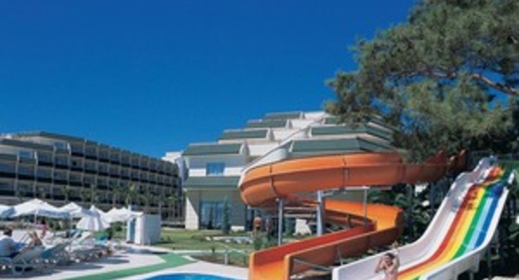 В аквапарке Таиланда обрушилась водная горка