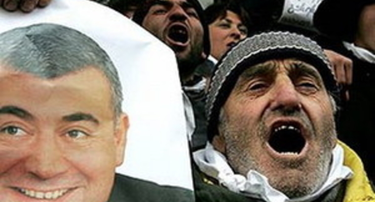 Саакашвили объявлен победителем, но оппозиция протестует (фото)