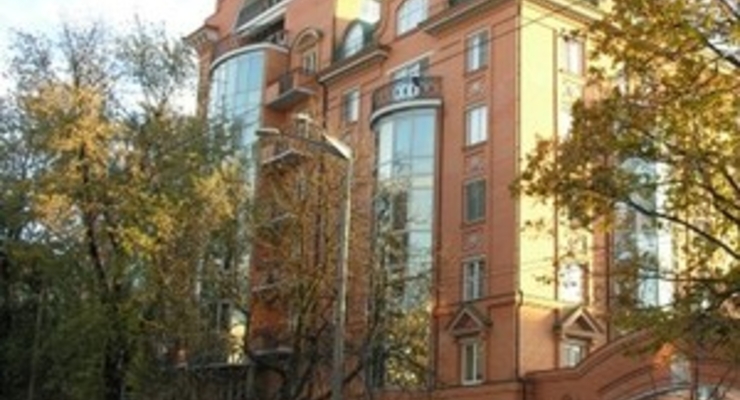 Янукович пожаловался на дороговизну жилья