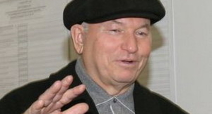 Кепку Лужкова продали за 1 млн долларов