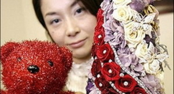 В Японии продается новогодняя елка за $1,8 млн (фото)