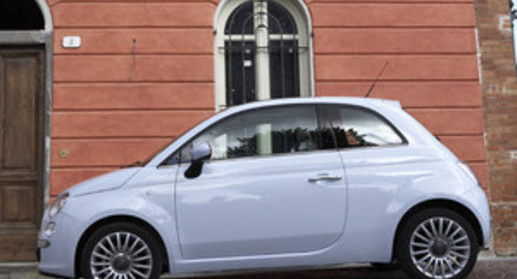 Fiat 500 назван самым красивым автомобилем года (фото)