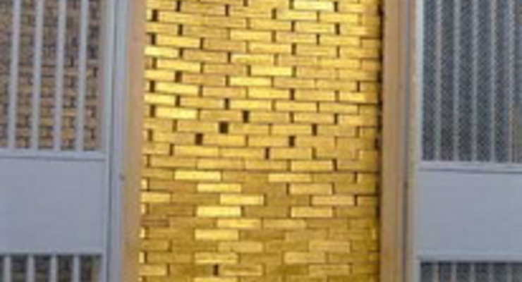 Золото впервые с 1980 г. подорожало до $800/унция