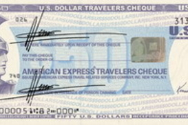 Аmerican Express предлагает украинцам хранить деньги в чеках, а не "в чулке"